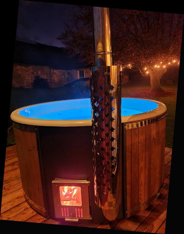 La Rhue Gites - Jacuzzi Jumilhac-le-Grand Exteriör bild